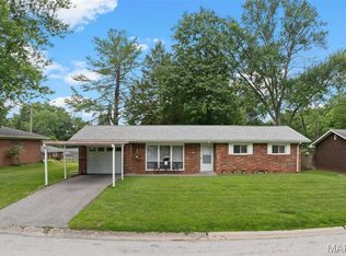 34 Fenwood Dr, Belleville, IL 62220