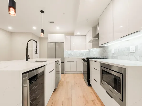 211 Summit Avenue image 5 of 16