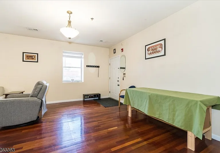 33-37 New York Ave #2A — Photo 7