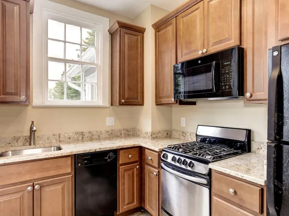212 W Montgomery Ave, Rockville, MD
