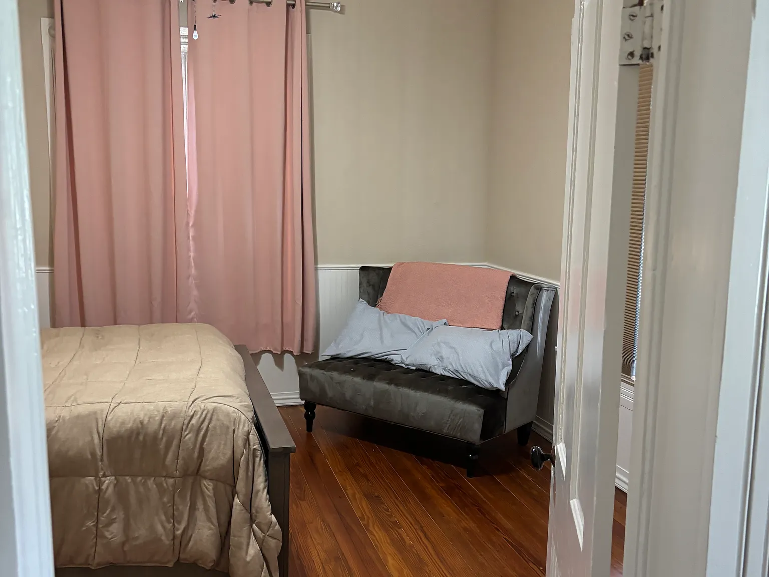 3 bed, 1600 sqft, $1,600 — Photo 3