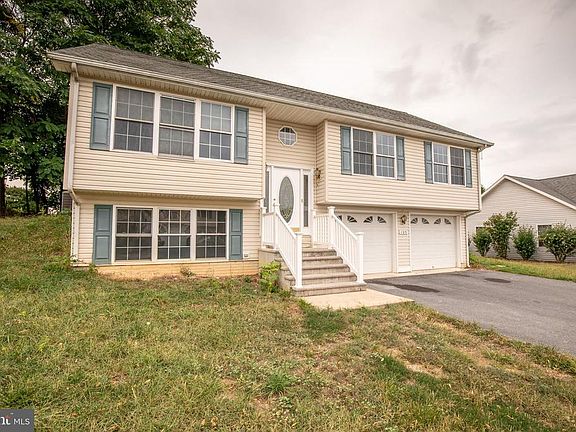 3rd image of 105 Vicksburg Ct