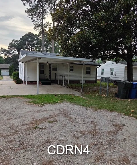 318 Jefferson St W — Photo 3