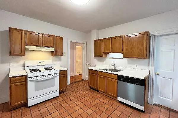 3 bed, $3,500 — Photo 4