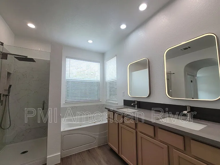 4265 Thalia Way — Photo 15