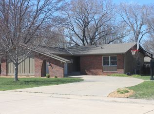 306 Park Rd, Hesston, KS 67062