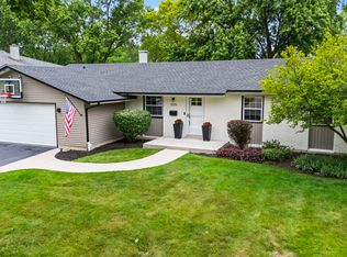 1005 W Firestone Dr, Hoffman Estates, IL 60192