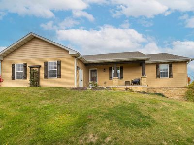 725 Tanzanite Dr, Dubuque, IA, 52001