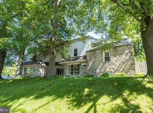 800 E Cathedral Rd #2, Philadelphia, PA 19128