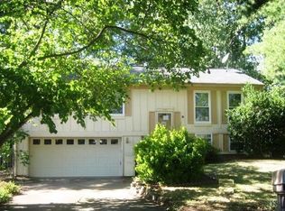 1240 Sunset Ct, Herndon, VA 20170