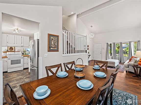 5th image of 23416 51st Avenue Ct E