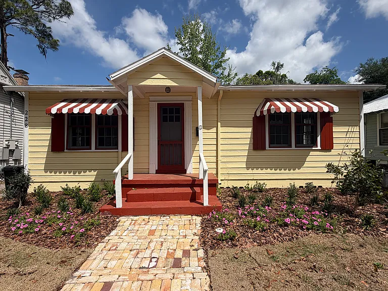 228 NW 4th Ave — Photo 1