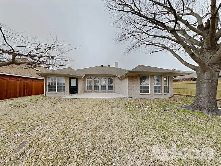 1013 Kingsley Dr — Photo 21