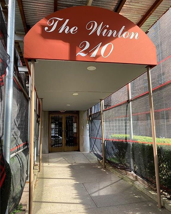 1st image of 210 Martine Ave APT 1G