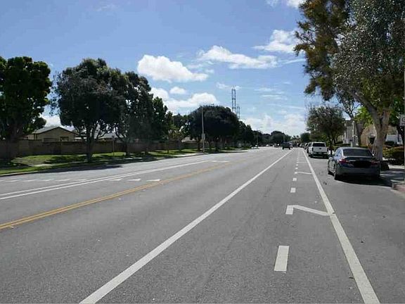 Exterior Neighborhood (street photo)