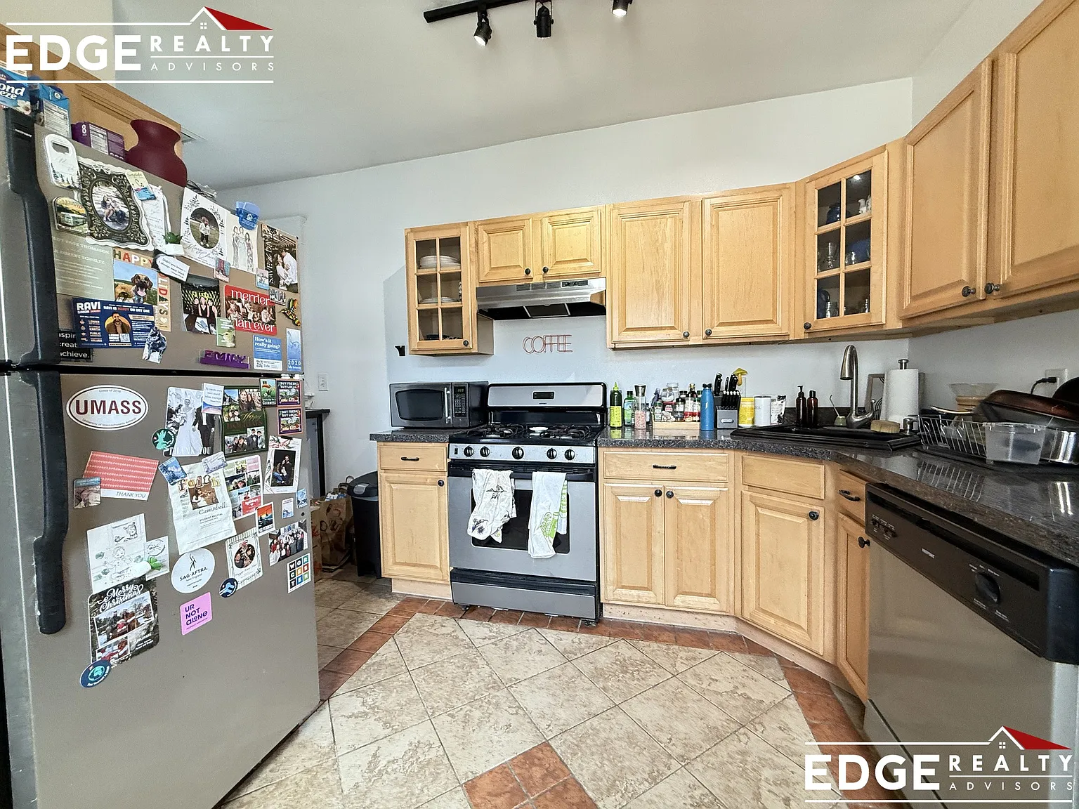 3 bed, 1200 sqft, $3,400 — Photo 1