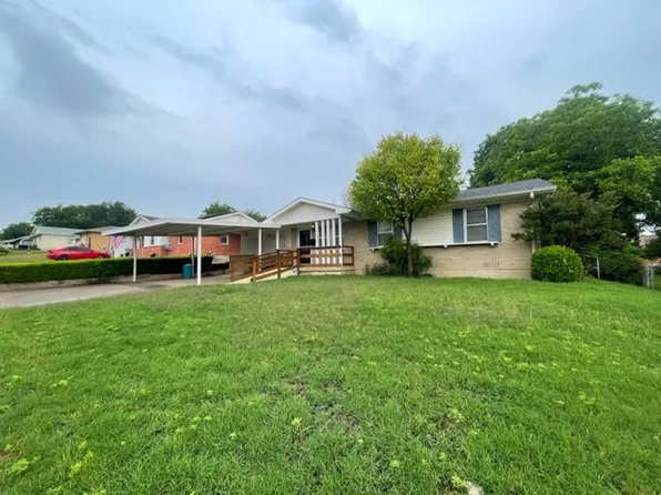 7932 Chaparral Dr, White Settlement, TX 76108