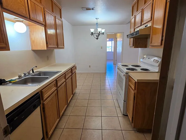 1703 Taylor St — Photo 14