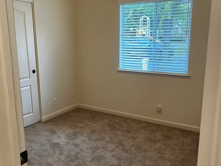 751 Silchester Ct — Photo 4