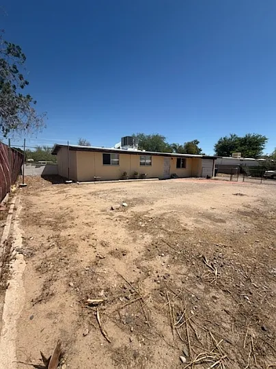 3 bed, 1160 sqft, $1,500 — Photo 1