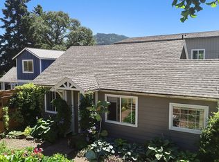 115 W Franklin St, Bingen, WA 98605