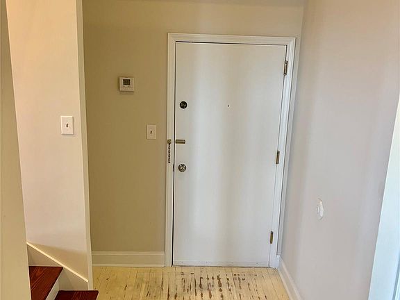 3rd image of 201 S Washington St