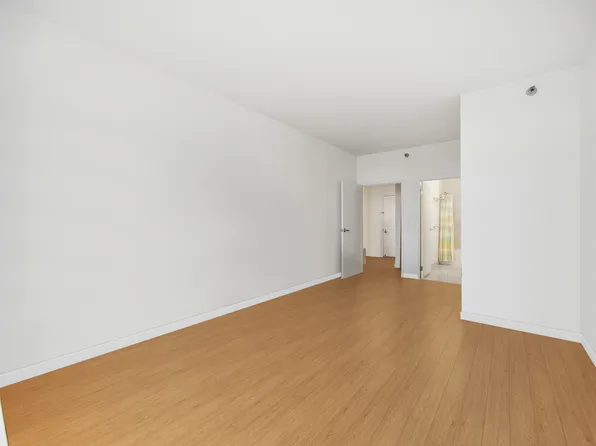 40-28 College Point Boulevard image 21 of 25