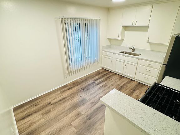 5th image of 7548 Lexington Ave APT 1