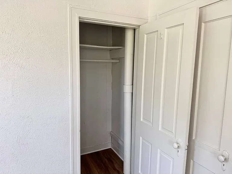 2137 Avenue J — Photo 17