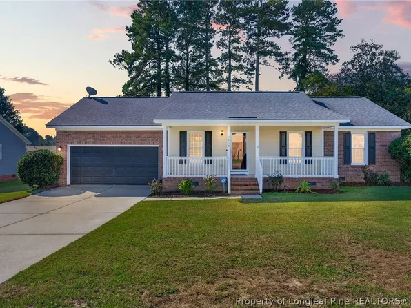 5820 Bear Creek Cir, Fayetteville, NC 28304