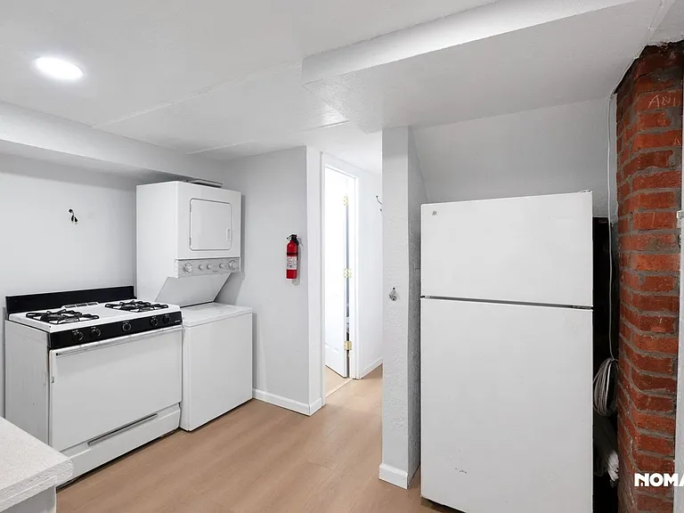 9023 48th Pl — Photo 3