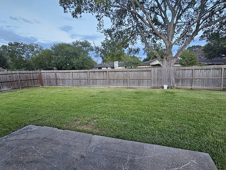 10303 Old Towne Ln — Photo 23