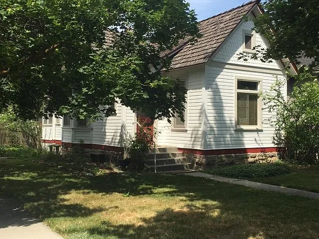 1401 N 10th St
