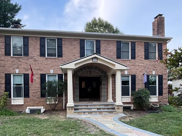 1917 Shiver Dr, Alexandria, VA 22307
