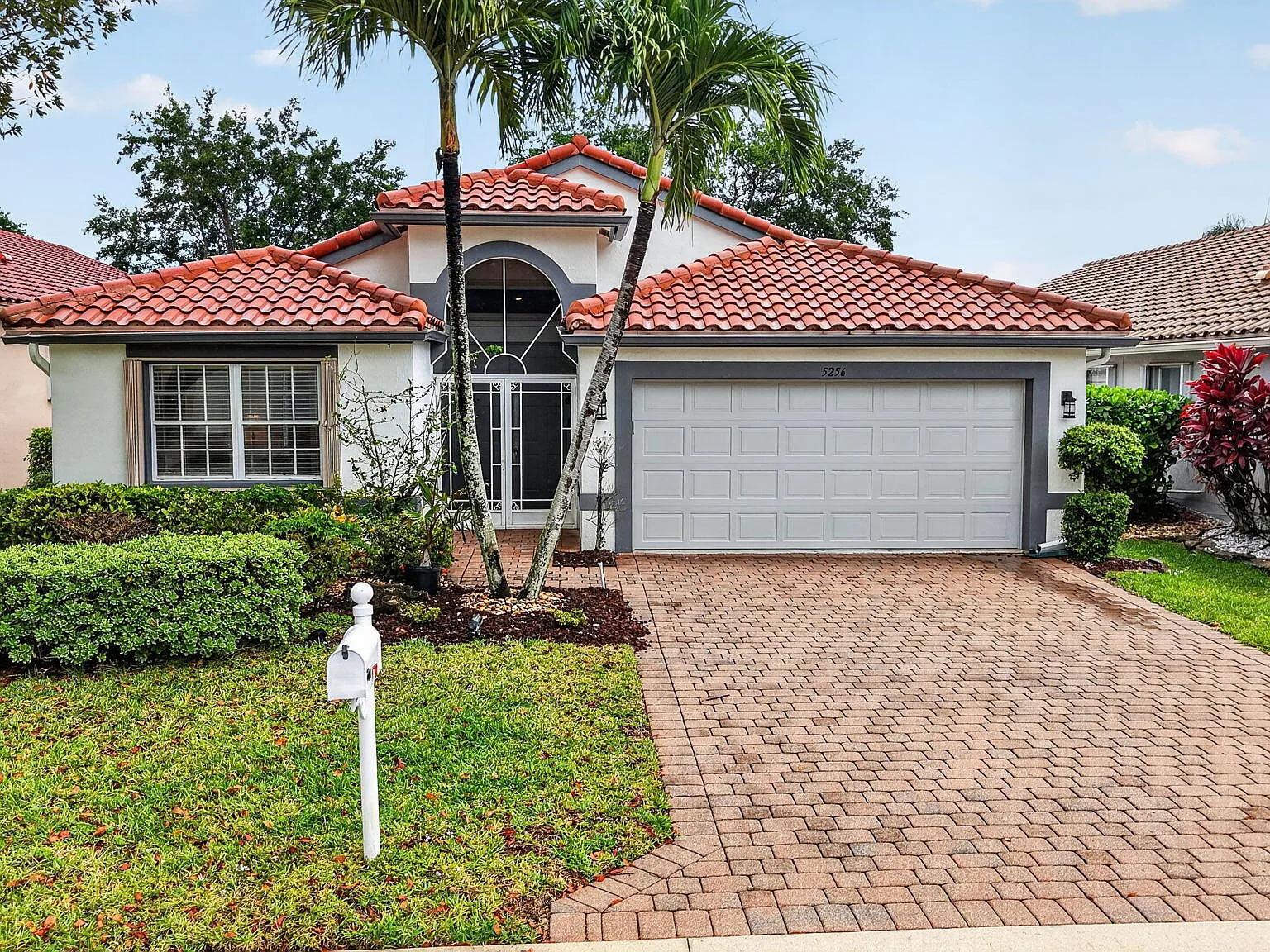 3 bed, 2.0 bath, 2015 sqft, $5,000 — Photo 1