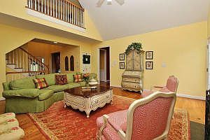 5th image of 222 Butler Ct