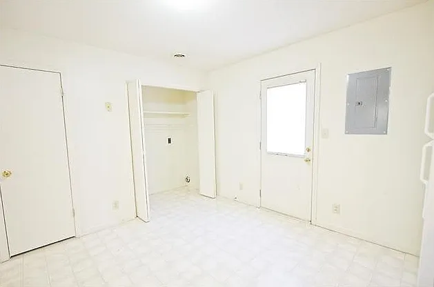 3272 Tower Dr #C — Photo 4