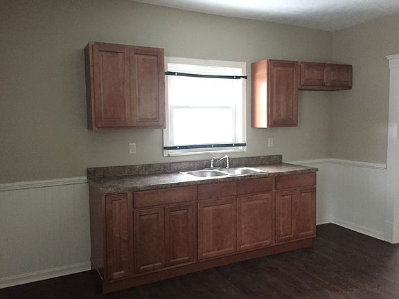 5th image of 3732 E 69th St
