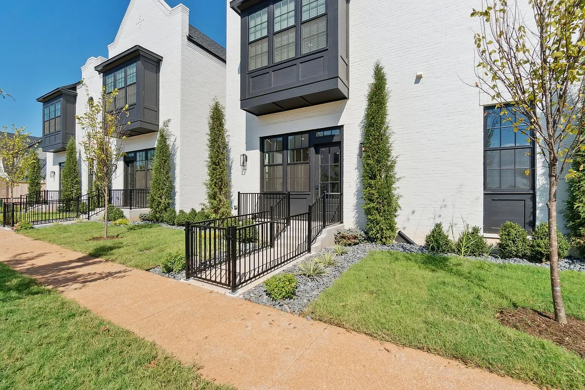 Building Photo - 18829 Selah Way