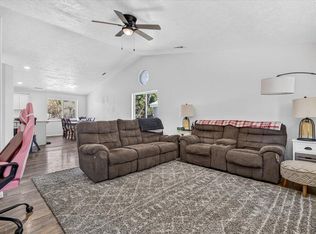 82 Maple St, Shady Cove, OR 97539