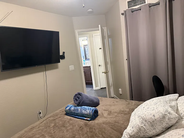 2058 S Voyager Dr — Photo 24