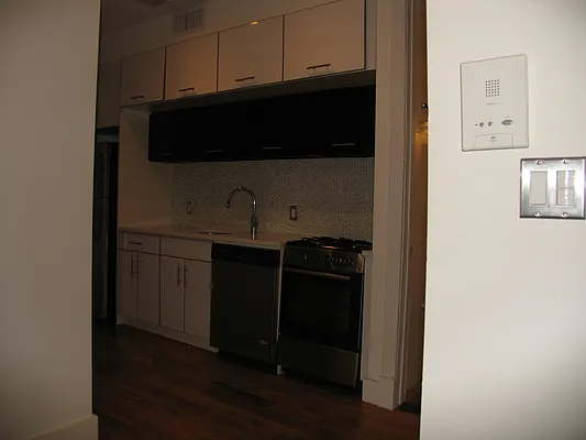 Rented by Rapid Realty Cobble Hill | media 14