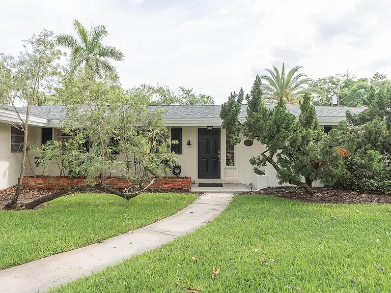 508 Poinsetta Blvd — Photo 2