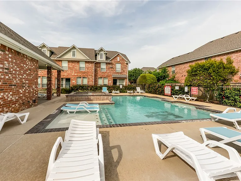 1001 Krenek Tap Rd #1201 — Photo 23