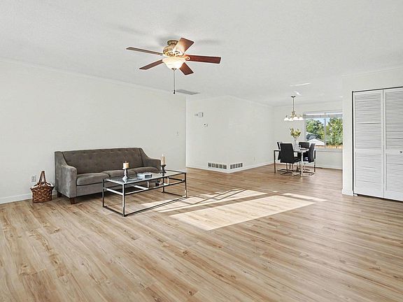 5th image of 10020 Lee St