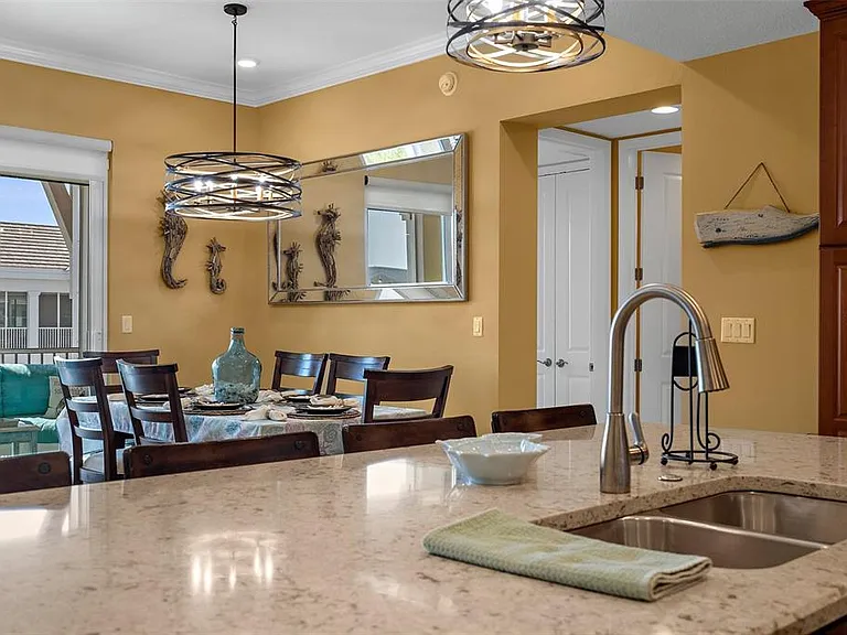 395 Aruba Cir #401 — Photo 12