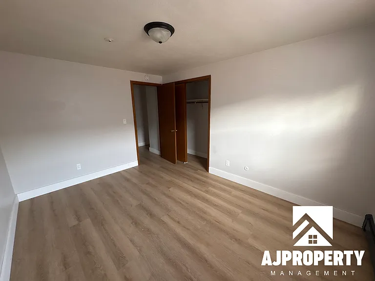 219 S Menlo Ave #6 — Photo 5