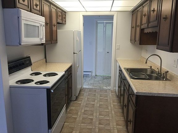 2nd image of 9805 S Keeler Ave APT B