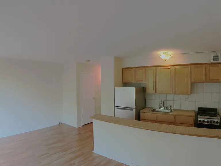 N Lake Shore Dr — Photo 2