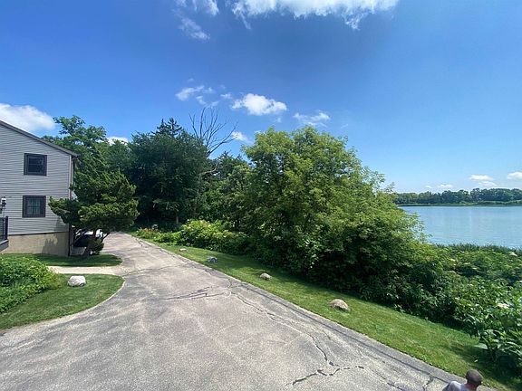 3rd image of 7217 Park Shores Ct